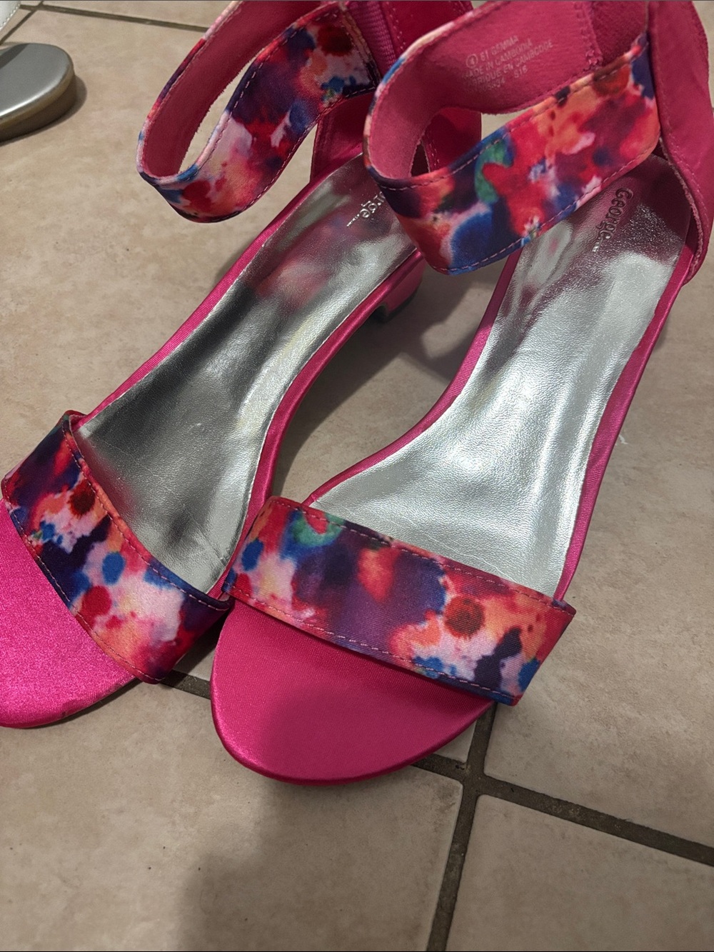 Women's Pink Floral Strap Sandals